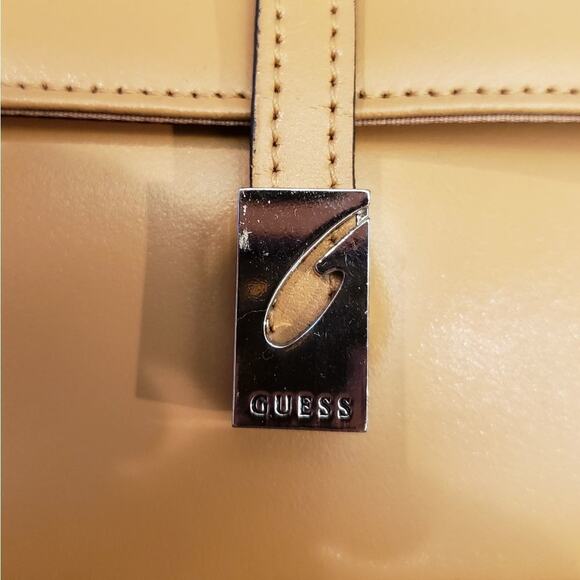 VINTAGE new no tags rare emblem GUESS leather shoulder bag - Picture 3 of 8